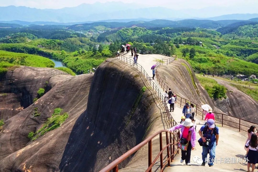 火車往返32528徒步最美丹霞高椅嶺牧心飛天山最美霧漫小東江